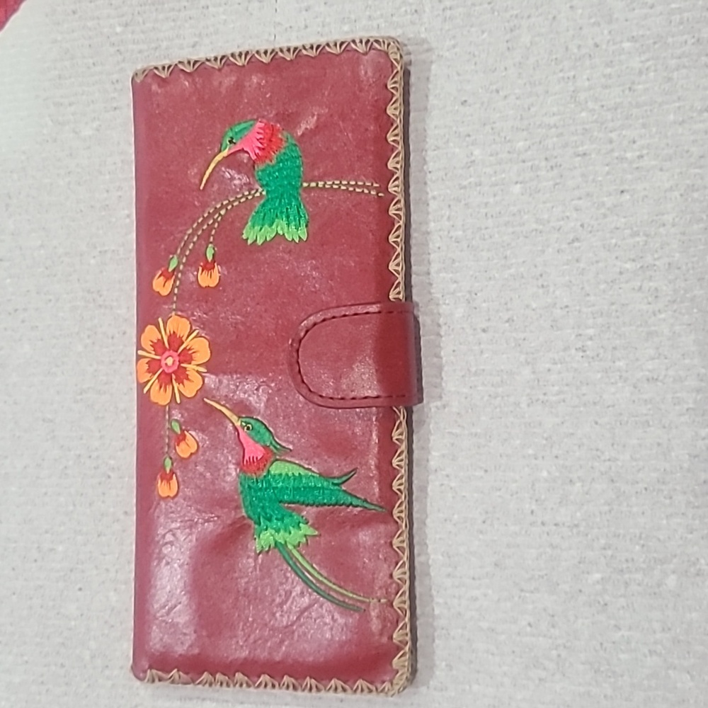 LAVISHY wallet with beautiful detailed embroidered hummingbirds